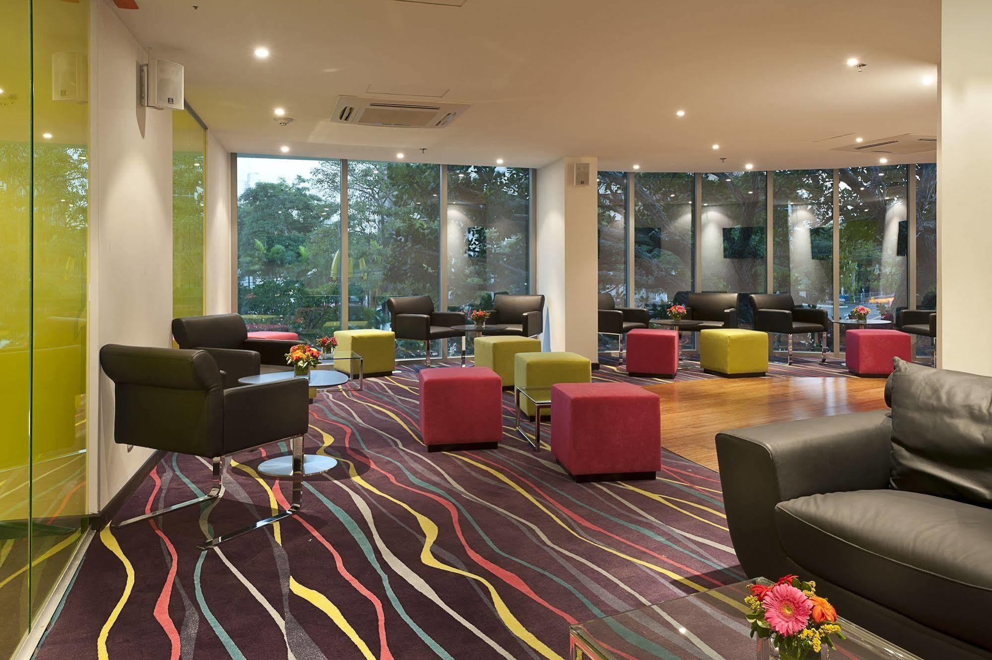 เอ็นเอช คอลเลคชั่น รอยัล สมาร์ตสวีท Hotel บาร์รังกีญา ภายนอก รูปภาพ